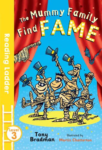 Бумажная книга «The Mummy Family Find Fame», авторов Мартин Чаттертон, Тони Брэдман - фото №1