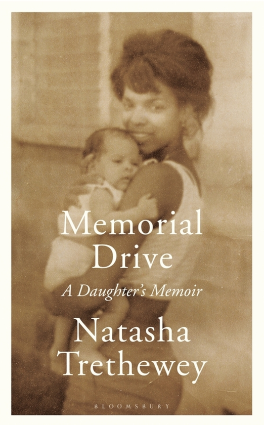 Паперова книга «Memorial Drive. A Daughter's Memoir», автор Наташа Третевей - фото №1
