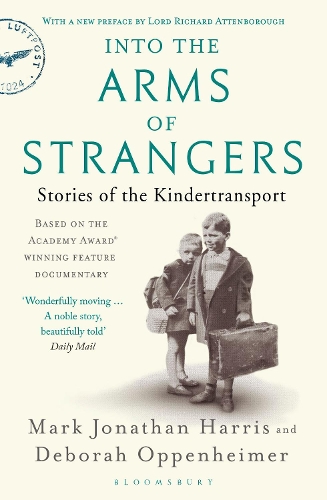 Бумажная книга «Into the Arms of Strangers: Stories of the Kindertransport», автор Дебора Оппенгеймер - фото №1