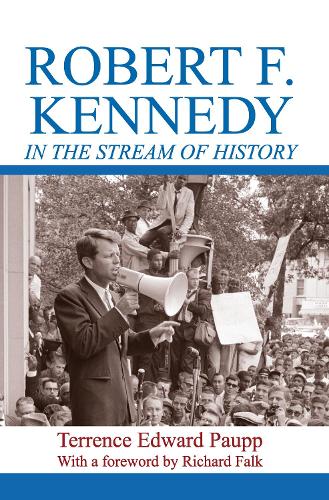 Паперова книга «Robert F. Kennedy in the Stream of History», автор Терренс Едвард Паупп - фото №1