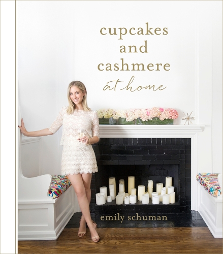 Бумажная книга «Cupcakes and Cashmere at Home», автор Эмили Шуман - фото №1