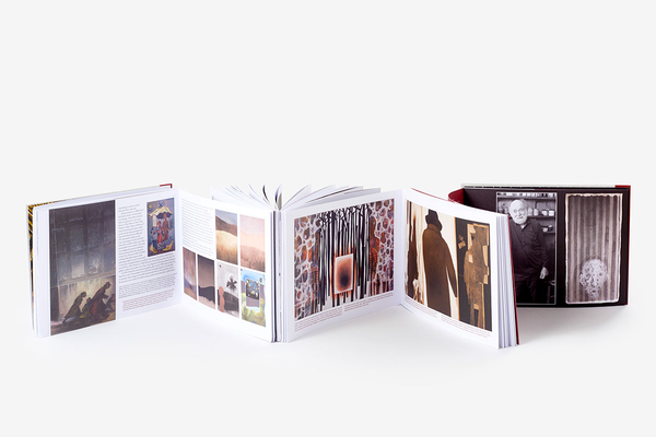 Бумажная книга «Si Lewen's Parade: An Artist's Odyssey--Limited Edition», автор Си Левен - фото №1