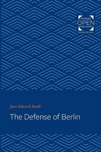 Бумажная книга «The Defense of Berlin», автор Джин Эдвард Смит - фото №1