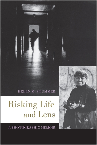 Бумажная книга «Risking Life and Lens: A Photographic Memoir», автор Хелен М. Стаммер - фото №1