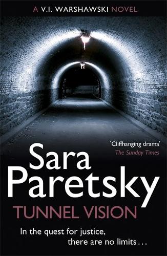 Бумажная книга «Tunnel Vision: V.I. Warshawski 8», автор Сара Парецки - фото №1
