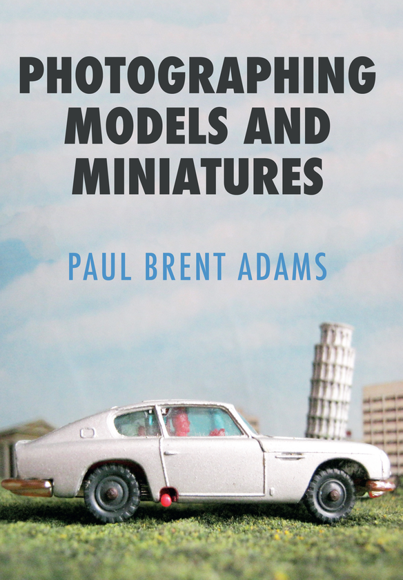 Бумажная книга «Photographing Models and Miniatures» - фото №1