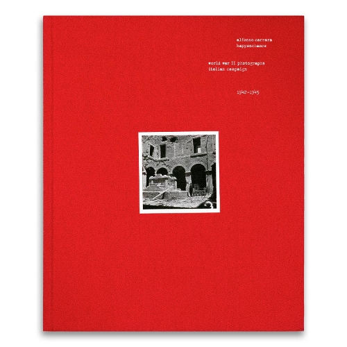 Бумажная книга «Happenchance: World War II Photographs, Italian Campaign, 1942-1945», автор Альфонсо Каррара - фото №1