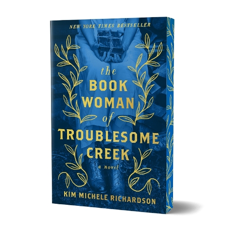 Бумажная книга «The Book Woman of Troublesome Creek (Collector's Edition): A Novel», автор Ким Мишель Ричардсон - фото №1