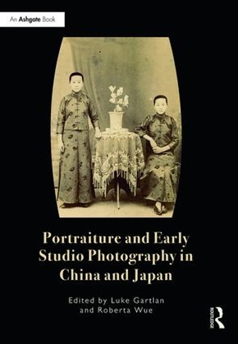 Паперова книга «Portraiture and Early Studio Photography in China and Japan» - фото №1