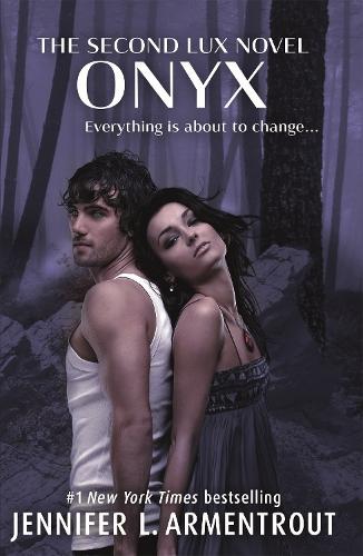 Бумажная книга «Onyx (Lux - Book Two)», автор Дженнифер Л. Арментраут - фото №1