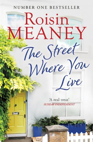 Паперова книга «The Street Where You Live: An uplifting page-turner about love and friendship», автор Ройзін Мейні - фото №1
