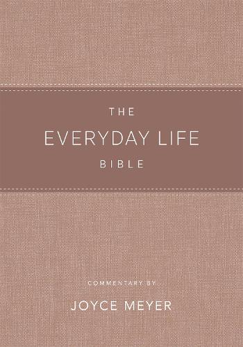 Бумажная книга «The Everyday Life Bible Blush LeatherLuxe®: The Power of God's Word for Everyday Living», автор Джойс Майер - фото №1