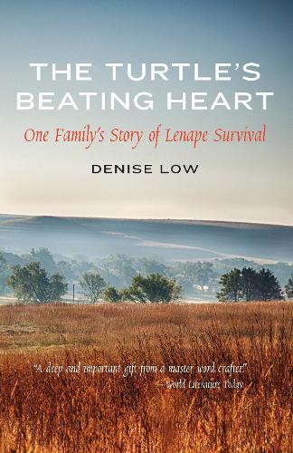 Бумажная книга «The Turtle's Beating Heart: One Family's Story of Lenape Survival», автор Дениз Лоу - фото №1