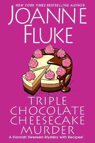 Паперова книга «Triple Chocolate Cheesecake Murder», автор Джоанна Флюк - фото №1
