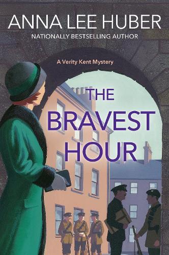 Бумажная книга «The Bravest Hour», автор Анна Ли Хубер - фото №1