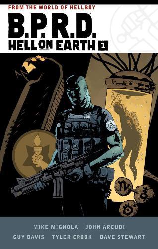 Паперова книга «B.p.r.d. Hell On Earth Volume 1», авторів Гай Девіс, Джон Аркуді, Майк Міньйола - фото №1