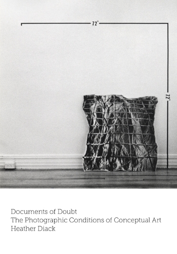 Бумажная книга «Documents of Doubt: The Photographic Conditions of Conceptual Art», автор Хизер Диак - фото №1