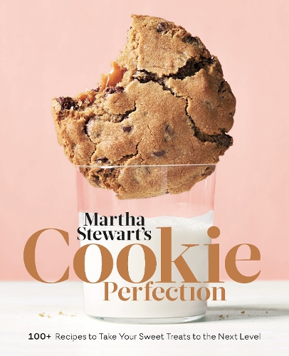 Бумажная книга «Martha Stewart's Cookie Perfection: 100+ Recipes to Take Your Sweet Treats to the Next Level», автор Марта Стюарт Ливинг - фото №1
