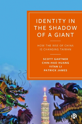 Бумажная книга «Identity in the Shadow of a Giant: How the Rise of China is Changing Taiwan», авторов Чин-Хао Хуан, Скотт Гартнер, Итан Ли - фото №1