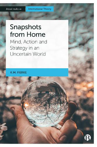 Паперова книга «Snapshots from Home: Mind, Action and Strategy in an Uncertain World», автор Карін М. Фірке - фото №1