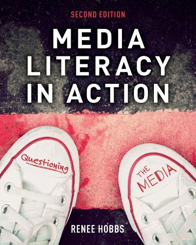 Бумажная книга «Media Literacy in Action: Questioning the Media», автор Рене Хоббс - фото №1