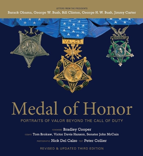 Бумажная книга «Medal of Honor, Revised & Updated Third Edition: Portraits of Valor Beyond the Call of Duty», автор Питер Коллиер - фото №1