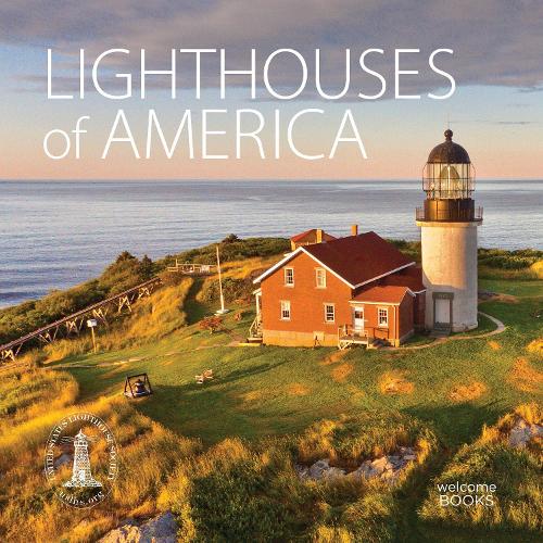 Паперова книга «Lighthouses of America», автор Том Берд - фото №1