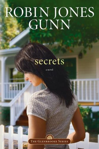 Паперова книга «Secrets: A Novel», автор Робін Джонс Ганн - фото №1