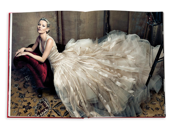 Бумажная книга «Oscar de la Renta», автор Анна Винтур - фото №1