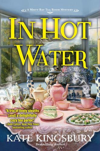 Бумажная книга «In Hot Water: A Misty Bay Tea Room Mystery», автор Кейт Кингсбери - фото №1