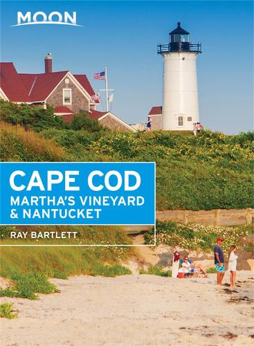 Бумажная книга «Moon Cape Cod, Martha's Vineyard & Nantucket (Sixth Edition)», автор Рэй Бартлетт - фото №1