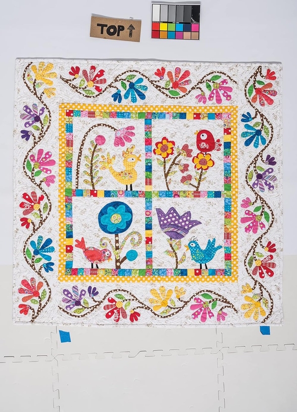 Бумажная книга «100 Whimsical Applique Designs: Mix & Match Blocks to Create Playful Quilts from Piece O'Cake Designs», авторов Бекки Голдсмит, Линда Дженкинс - фото №1