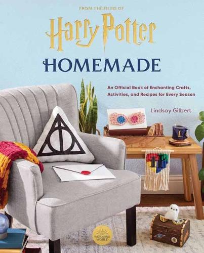 Паперова книга «Harry Potter: Homemade : An Official Book of Enchanting Crafts, Activities, and Recipes for Every Season », автор Ліндсі Гілберт - фото №1