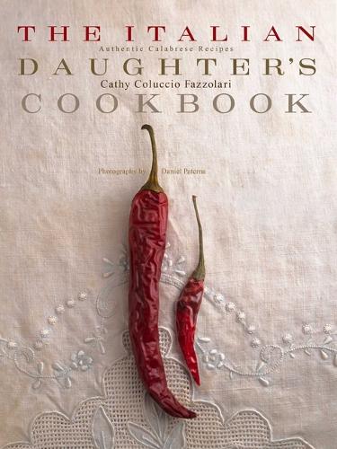 Бумажная книга «The Italian Daughter's Cookbook», автор Кэти Колуччио Фаццолари - фото №1