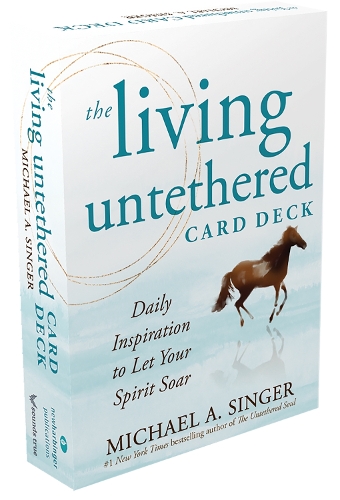 Бумажная книга «The Living Untethered Card Deck: Daily Inspiration to Let Your Spirit Soar», автор Майкл А Сингер - фото №1