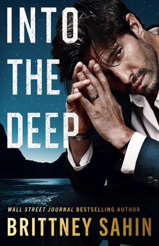 Бумажная книга «Into the Deep», автор Бриттни Сахин - фото №1