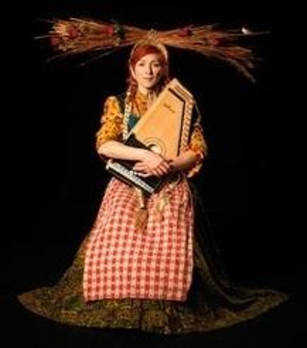Бумажная книга «Broken Clothing: the Costumes of Suzanne Bocanegra: The Costumes of Suzanne Bocanegra», автор Сюзанна Боканегра - фото №1