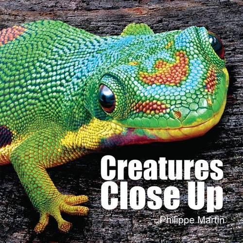Паперова книга «Creatures Close Up», автор Джилліан Воттс - фото №1