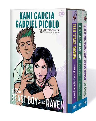 Бумажная книга «Teen Titans: Raven, Beast Boy and Beast Boy Loves Raven Box Set», авторов Габриэль Пиколо, Ками Гарсия - фото №1