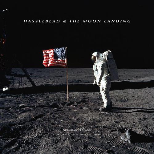 Бумажная книга «Hasselblad & the Moon Landing», автор Дебора Ирланд - фото №1