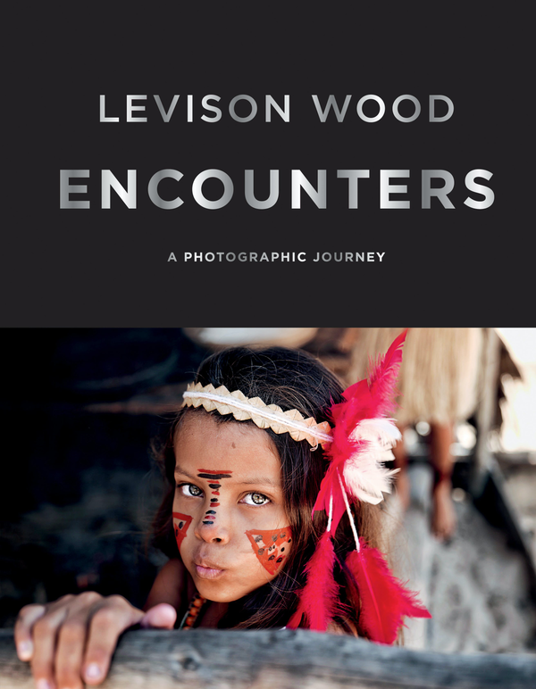 Паперова книга «Encounters. A Photographic Journey», автор Левісон Вуд - фото №1