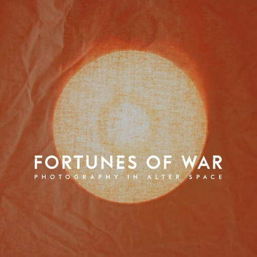 Бумажная книга «Fortunes of War: Photography in Alter Space», автор Эрик Лесдема - фото №1
