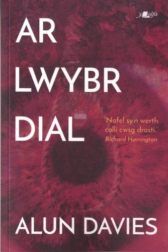 Бумажная книга «Ar Lwybr Dial», автор Алун Дэвис - фото №1