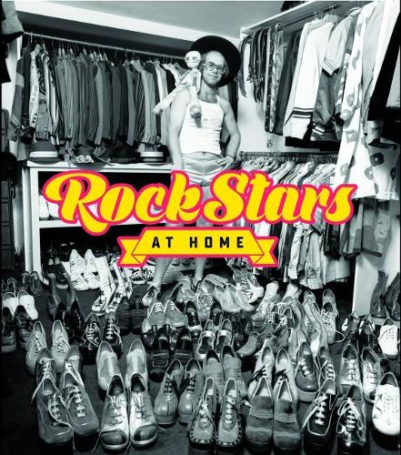 Бумажная книга «Rock Stars at Home», авторов Брайан Рисман, Крис Чарльзворт, Колин Солтер, Дэрил Исли, Эдди Фигель, Саймон Спенс - фото №1