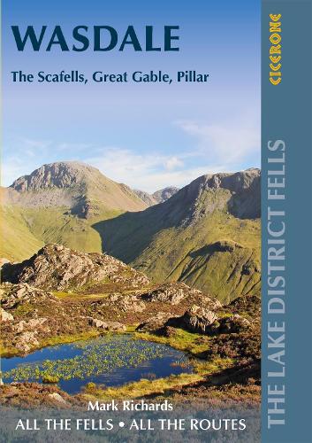 Бумажная книга «Walking the Lake District Fells - Wasdale: The Scafells, Great Gable, Pillar», автор Марк Ричардс - фото №1