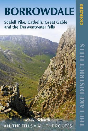 Бумажная книга «Walking the Lake District Fells - Borrowdale: Scafell Pike, Catbells, Great Gable and the Derwentwater fells», автор Марк Ричардс - фото №1