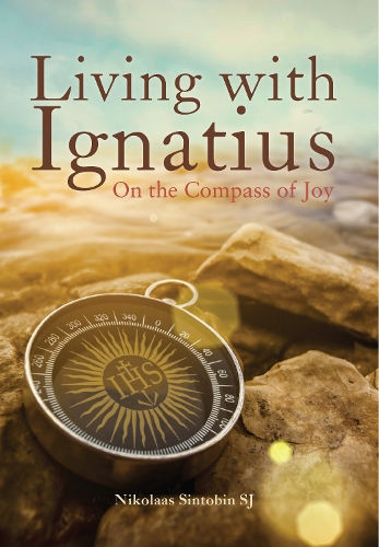 Бумажная книга «Living with Ignatius», автор Николаас Синтобин - фото №1