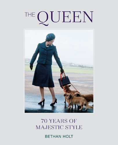 Бумажная книга «The Queen: 70 years of Majestic Style», автор Бетан Холт - фото №1
