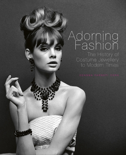 Бумажная книга «Adorning Fashion: The History of Costume Jewellery to Modern Times», автор Дианна Фарнети Сера - фото №1