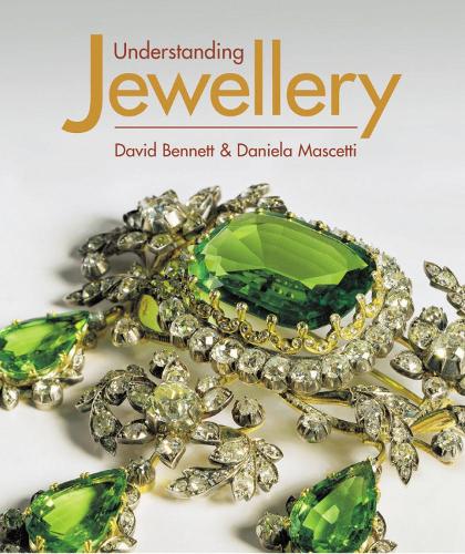 Бумажная книга «Understanding Jewellery», авторов Даниэла Маскетти, Дэвид Беннетт - фото №1